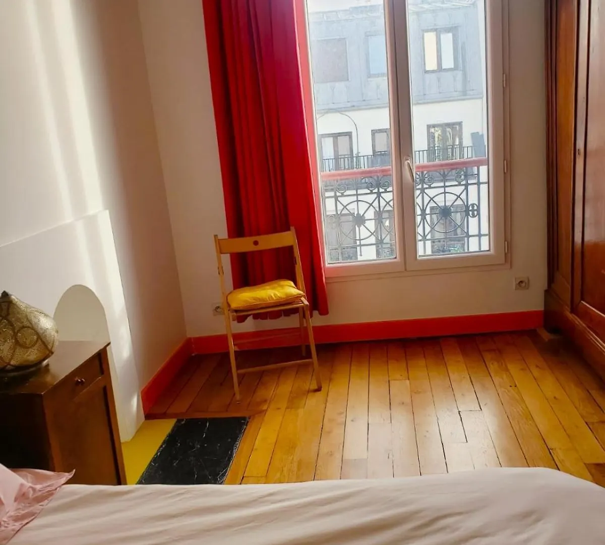 Un Petit Coin De Soleil Chez L'Habitant Parijs